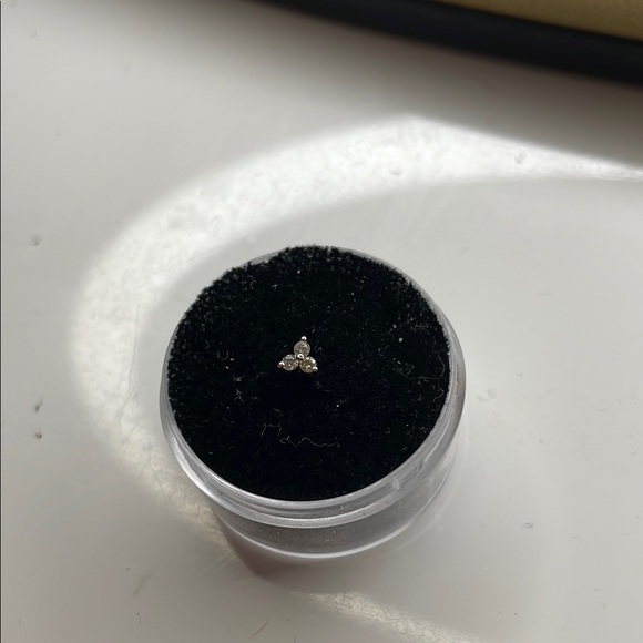 14k white gold trinity threadless end - Picture 2 of 4